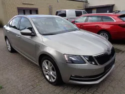 Silber Gebraucht 2017 Skoda Octavia Style Limousine | 11.990 € (Fairer Preis)