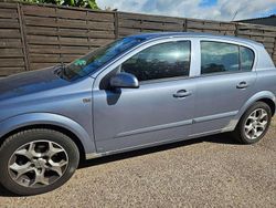 Grau Gebraucht 2006 Opel Astra Sport Limousine | 2.500 € (Fairer Preis)