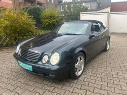 Blau Gebraucht 2000 Mercedes CLK320 Avantgarde Cabrio | 5.450 € (Guter Preis)