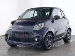 Sapphire blue metallic Gebraucht 2024 Smart ForTwo Electric Drive Prime Exclusive Coupé | 18.888 € (Guter Preis)