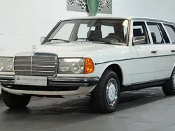Weiß Gebraucht 1982 Mercedes E230 Limousine | 26.900 €