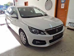 Weiß Gebraucht 2021 Peugeot 308 SW Allure Kombi | 9.990 € (Superpreis)