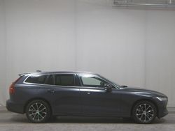 Grau Gebraucht 2020 Volvo V60 Momentum Kombi | 18.980 € (Guter Preis)