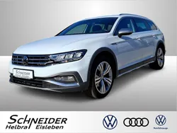 Gletscherweiss (metallic) Gebraucht 2023 VW Passat Alltrack Kombi | 34.860 € (Fairer Preis)