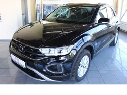 Deep black perleffekt Gebraucht 2024 VW T-Roc Life SUV | 22.888 € (Guter Preis)