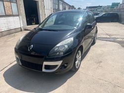 Schwarz Gebraucht 2011 Renault Scénic III Dynamique Van / Kleinbus | 1.490 €