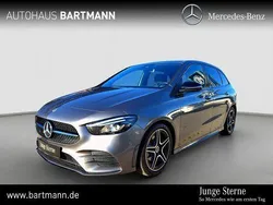 Grau Gebraucht 2021 Mercedes B200 AMG line Van / Kleinbus | 29.400 € (Fairer Preis)