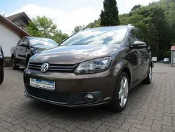 Braun Gebraucht 2014 VW Touran Cup Van / Kleinbus | 11.800 € (Teuer)