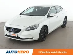 Weiß Gebraucht 2015 Volvo V40 You! Kombi | 13.310 € (Etwas zu teuer)