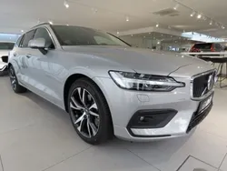 Silber Gebraucht 2024 Volvo V60 Core Kombi | 37.970 € (Guter Preis)