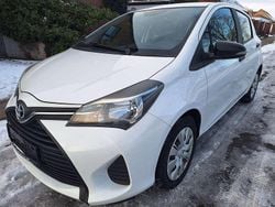 Weiß Gebraucht 2014 Toyota Yaris Kleinwagen | 5.900 € (Etwas zu teuer)