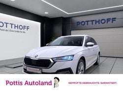 Weiss Gebraucht 2023 Skoda Octavia Style Kombi | 25.443 € (Guter Preis)
