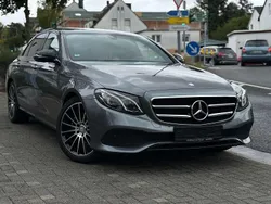 Grau Gebraucht 2016 Mercedes E220 Limousine | 23.900 € (Fairer Preis)