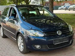 Blau Gebraucht 2013 VW Golf Plus Cross Highline Van / Kleinbus | 8.700 € (Fairer Preis)