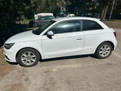 Weiß Gebraucht 2013 Audi A1 Attraction Kleinwagen | 6.500 € (Guter Preis)