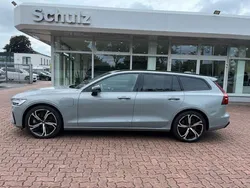 Grau Gebraucht 2024 Volvo V60 Plus Kombi | 47.850 € (Teuer)