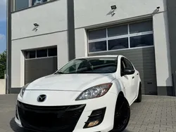 Weiß Gebraucht 2010 Mazda 3 Center-Line Limousine | 3.800 €