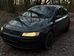 Grau Gebraucht 2002 Fiat Stilo Kleinwagen | 3.200 €