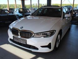 Alpinweiss iii Gebraucht 2021 BMW 320 Advantage Kombi | 26.990 € (Fairer Preis)