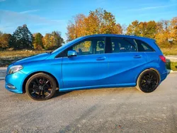 Blau Gebraucht 2013 Mercedes B180 Sport Van / Kleinbus | 11.200 € (Etwas zu teuer)