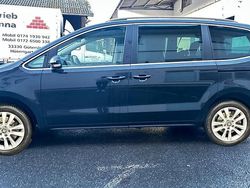 Schwarz Gebraucht 2012 Seat Alhambra Van / Kleinbus | 10.999 € (Fairer Preis)