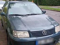 Violet Gebraucht 2000 VW Polo Basis Limousine | 600 € (Guter Preis)