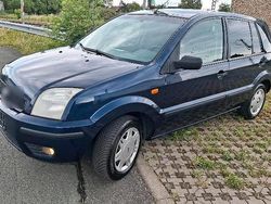 Blau Gebraucht 2004 Ford Fusion SUV | 1.999 € (Fairer Preis)