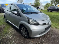 Silber Gebraucht 2007 Toyota Aygo Cool Kleinwagen | 2.890 € (Fairer Preis)