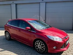 Rot Gebraucht 2014 Ford Focus Limousine | 6.250 € (Fairer Preis)
