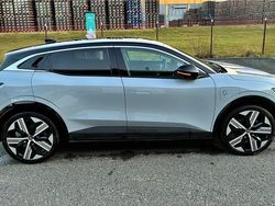 Grau Gebraucht 2022 Renault Megane E-Tech Iconic Limousine | 29.200 € (Fairer Preis)