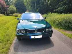 Grün Gebraucht 2003 BMW 745L Limousine | 7.200 €
