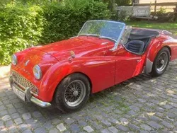 Rot Gebraucht 1961 Triumph TR3 Cabrio | 29.000 €