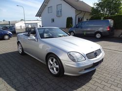 Silber Gebraucht 2003 Mercedes SLK230 Cabrio | 10.890 €