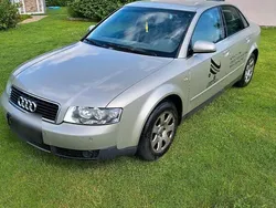 Beige Gebraucht 2002 Audi A4 Limousine | 890 € (Superpreis)