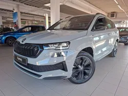 Grau Neu 2024 Skoda Karoq SportLine SUV | 37.885 € (Etwas zu teuer)