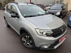 Highland grey Gebraucht 2020 Dacia Sandero Celebration Kleinwagen | 12.800 € (Guter Preis)
