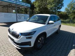 Weiß Gebraucht 2022 Skoda Kodiaq Tour SUV | 22.490 € (Fairer Preis)