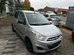 Silber Gebraucht 2013 Hyundai i10 Edition Kleinwagen | 2.999 € (Fairer Preis)