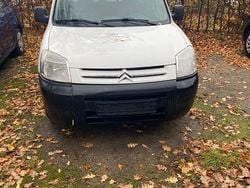Weiß Gebraucht 2007 Citroën Berlingo Advance Abholung | 1.500 € (Fairer Preis)