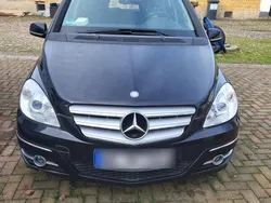 Schwarz Gebraucht 2011 Mercedes B180 Van / Kleinbus | 5.000 € (Guter Preis)