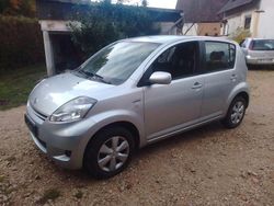 Silber Gebraucht 2010 Daihatsu Sirion Kleinwagen | 1.990 € (Guter Preis)