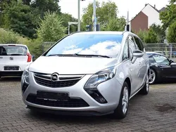 Silber (argonsilber/sovereign/switchblad) Gebraucht 2016 Opel Zafira Tourer Edition Van / Kleinbus | 10.480 € (Fairer Preis)