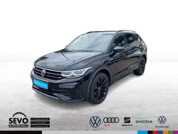 Deep black perleffekt Gebraucht 2023 VW Tiguan Allspace R-line SUV | 47.140 € (Teuer)