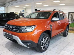 Orange Gebraucht 2022 Dacia Duster Prestige SUV | 16.990 € (Guter Preis)