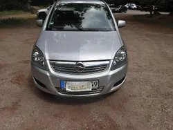 Silber Gebraucht 2014 Opel Zafira Family Van / Kleinbus | 8.600 € (Fairer Preis)