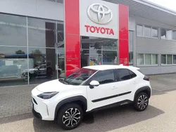 Weiß Gebraucht 2023 Toyota Yaris Cross Team SUV | 23.990 € (Guter Preis)