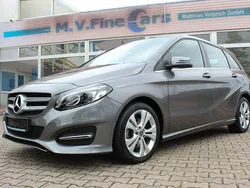 Grau Gebraucht 2018 Mercedes B180 Style Van / Kleinbus | 17.500 € (Guter Preis)
