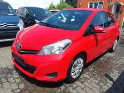 Rot Gebraucht 2012 Toyota Yaris Life Limousine | 4.490 € (Guter Preis)