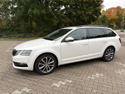 Weiß Gebraucht 2019 Skoda Octavia Kombi | 15.000 € (Fairer Preis)