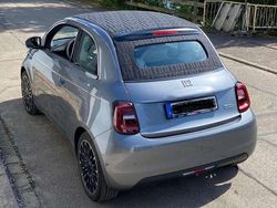 Grau Gebraucht 2023 Fiat 500e La Prima Cabrio | 25.850 € (Fairer Preis)